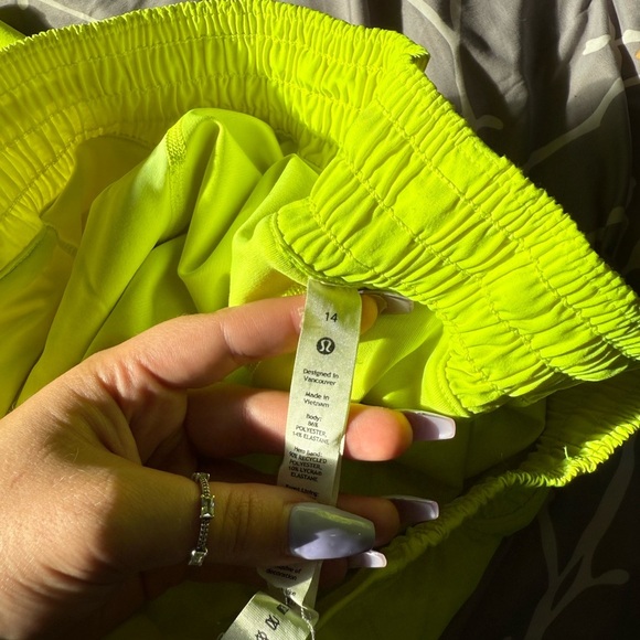 Lululemon hotty hot high-rise skirt(long) - Picture 8 of 9